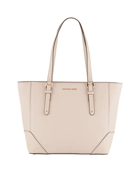 aria pebble michael kors